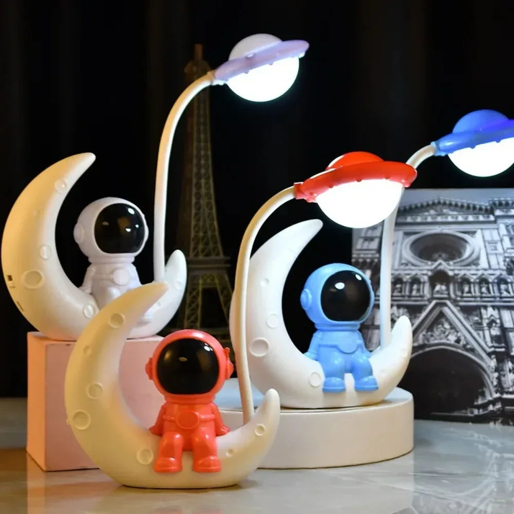 Lámpara LED Astronauta y Luna – Luz Nocturna Decorativa USB para Dormitorio y Escritorio